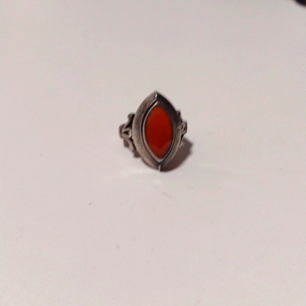 Woman's ring